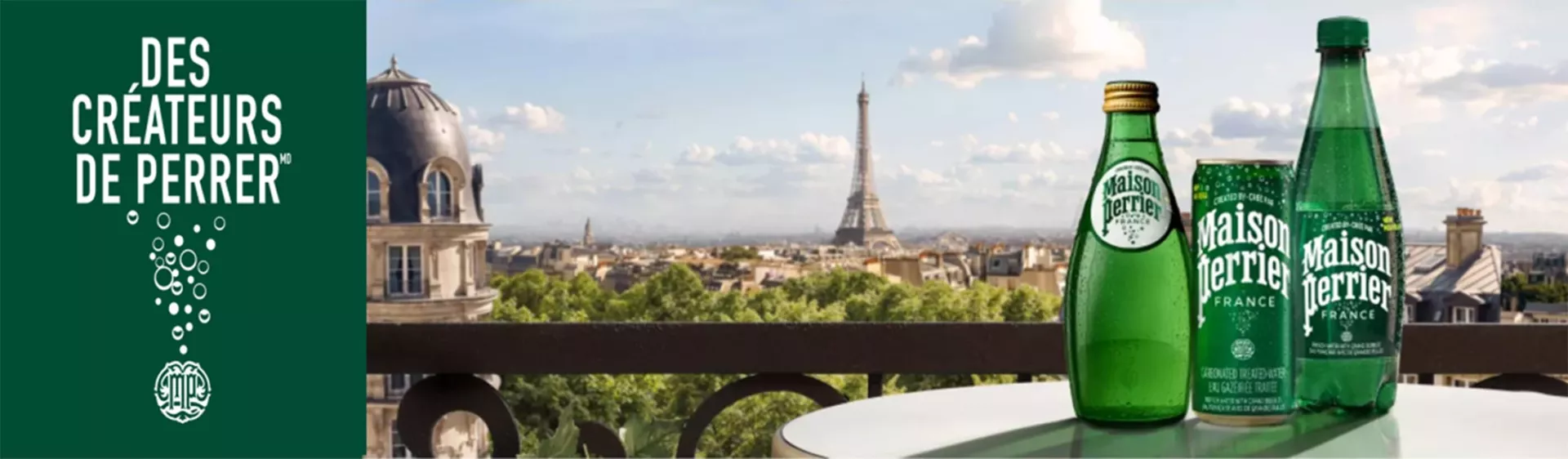 Bouteilles sans arôme sur la table devant la vue sur Paris